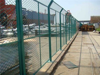 鋼板網(wǎng)護(hù)欄網(wǎng) 鋼板網(wǎng)護(hù)欄網(wǎng)