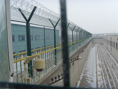 刀片刺繩護(hù)欄網(wǎng) 刀片刺繩護(hù)欄網(wǎng)